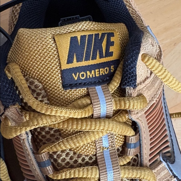 Nike vomero 5 
Men’s size 8 - Picture 5 of 7
